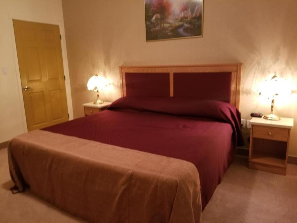 New Imperial Suites Whitecourt Εξωτερικό φωτογραφία