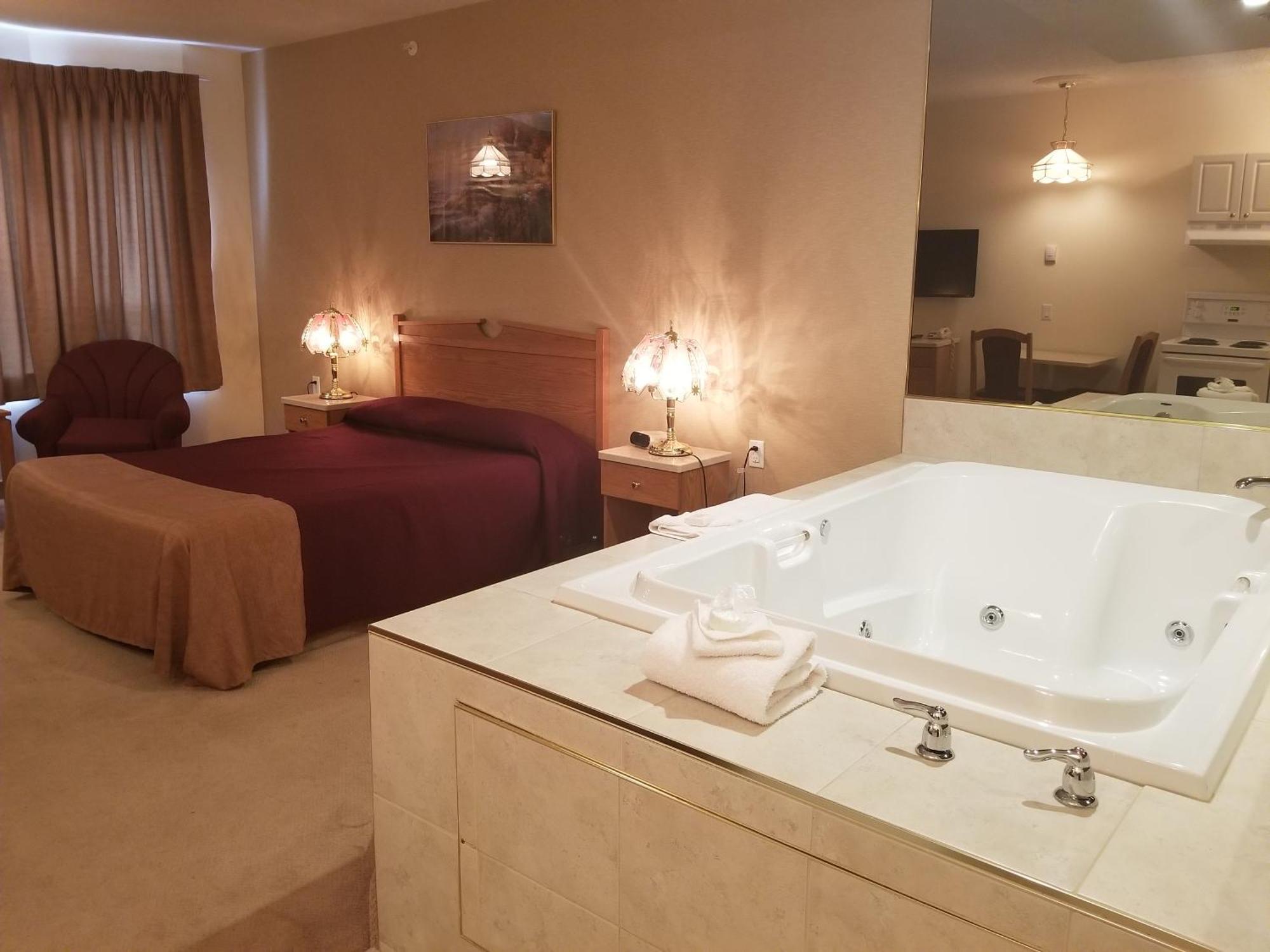 New Imperial Suites Whitecourt Εξωτερικό φωτογραφία