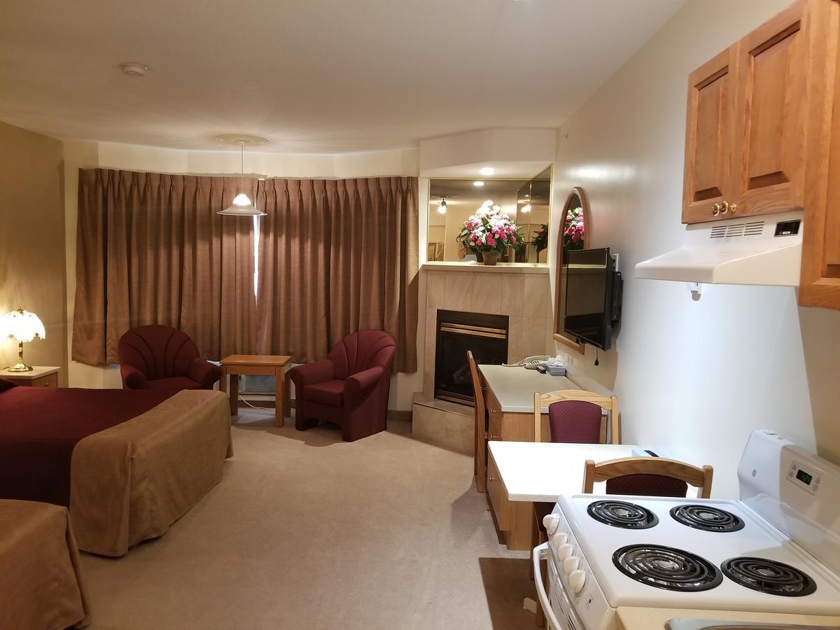 New Imperial Suites Whitecourt Εξωτερικό φωτογραφία