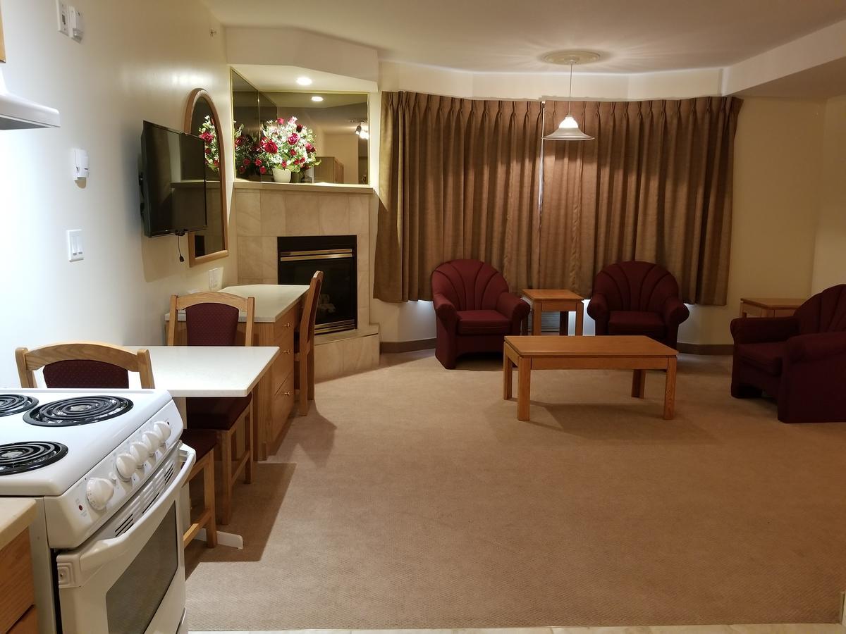New Imperial Suites Whitecourt Εξωτερικό φωτογραφία