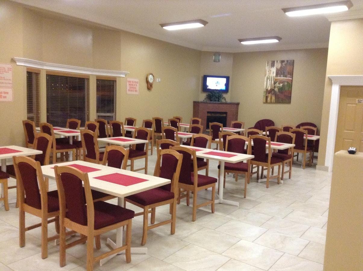 New Imperial Suites Whitecourt Εξωτερικό φωτογραφία