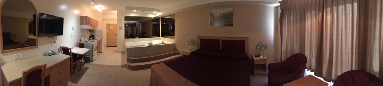 New Imperial Suites Whitecourt Εξωτερικό φωτογραφία