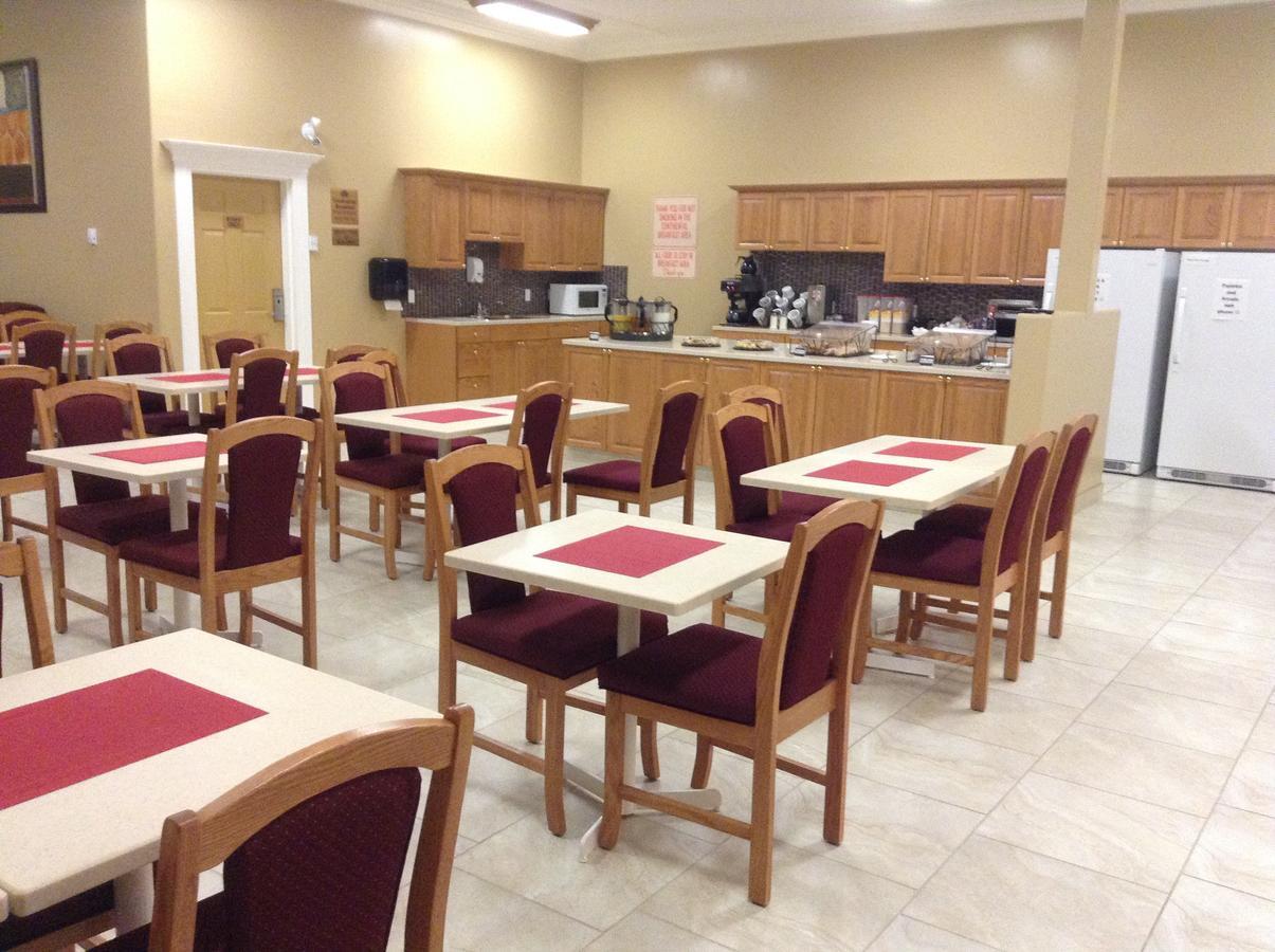 New Imperial Suites Whitecourt Εξωτερικό φωτογραφία